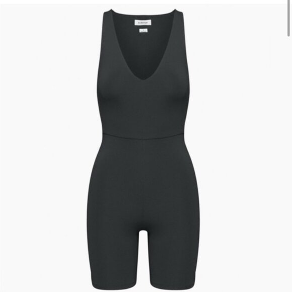 Aritzia Babaton Contour V Neck Romper One Piece Black Size Small - Picture 1 of 6